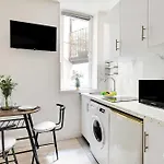 Cozy Studio In The Heart Of The Marais