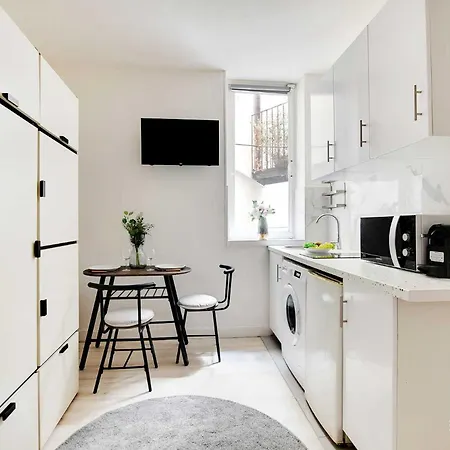 Cozy In The Heart Of The Marais Appartamento